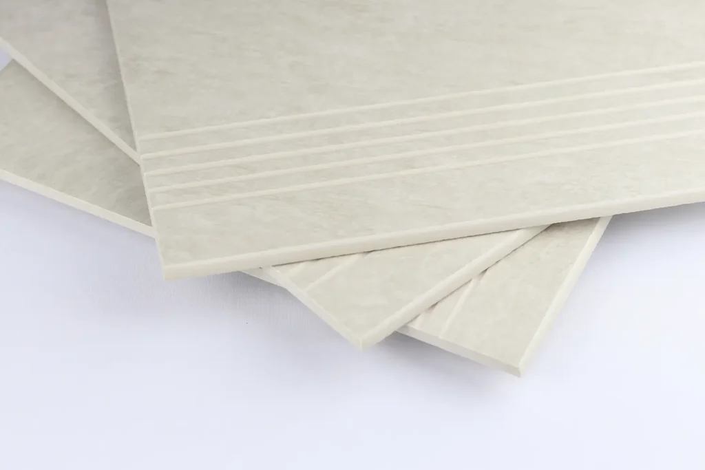 Plats de marche striés OPALE PLINTHES SERVICE-20